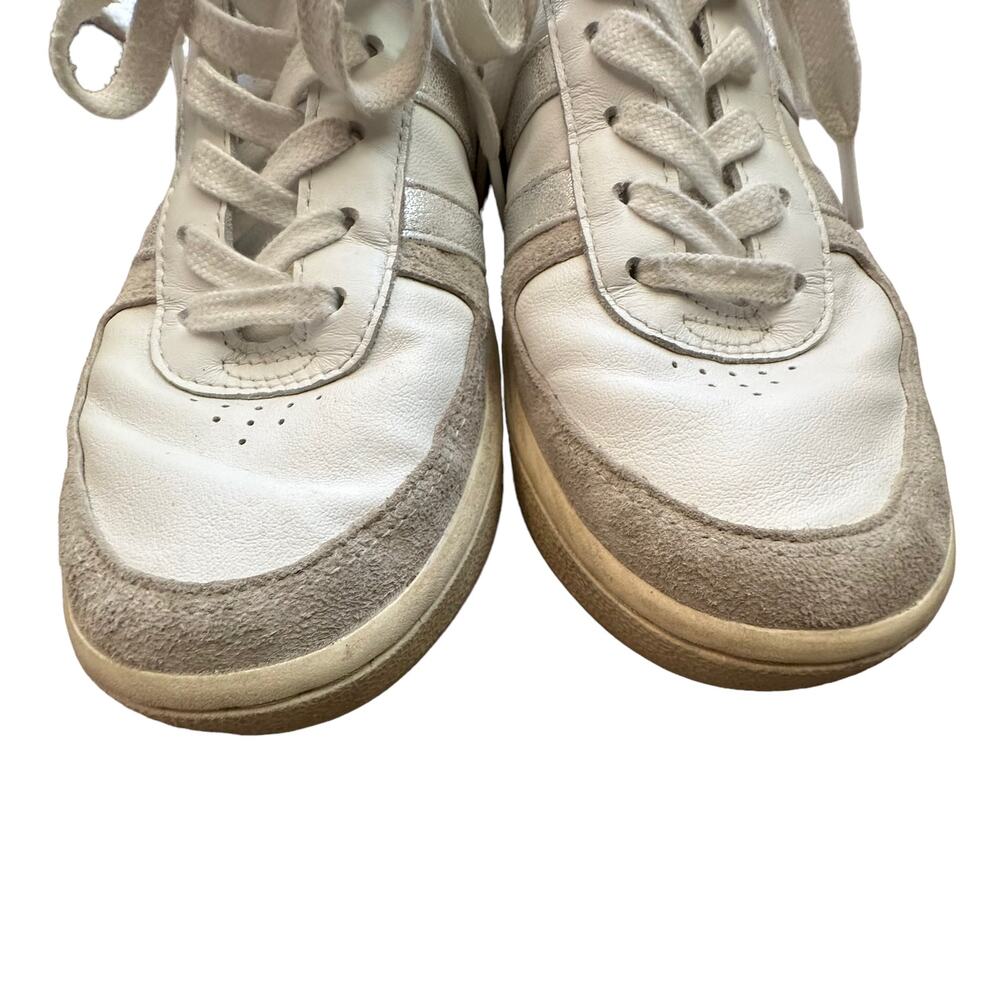Gola | Size 7 Classic White Lace Up Sneakers Suede Trim Metallic Stripes Casual - Picture 2 of 8